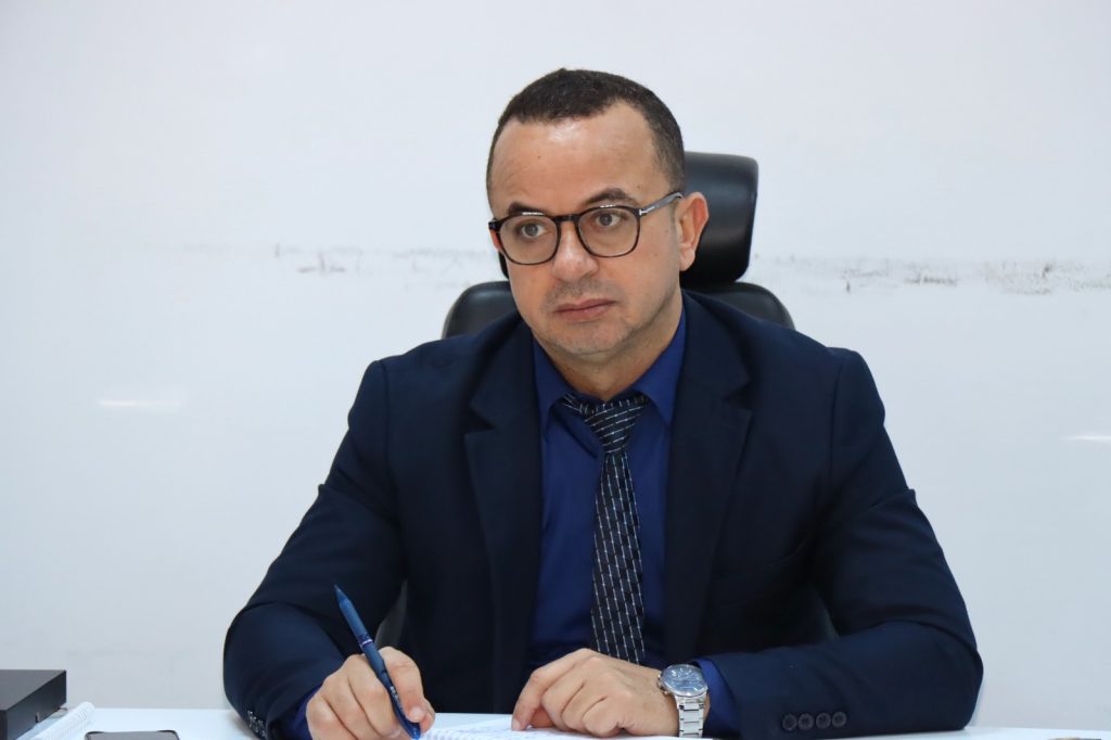 Séance de travail de la direction pour le suivi des visites de terrain et des conclusions des colloques nationaux